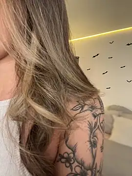 Snapshot of AmmyCollinsW chatting on November 8, 2025, 8:07 pm AmmyCollinsW online show from November 8, 2025, 8:07 pm