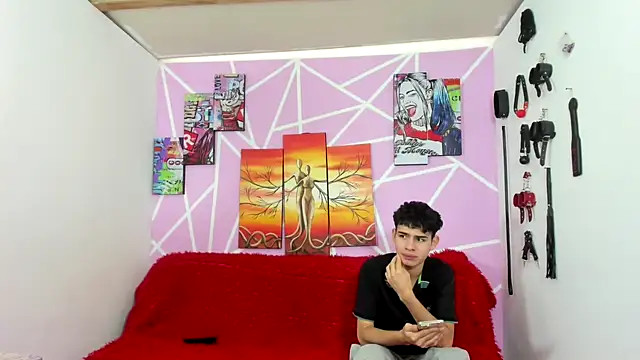 Fresahot2005 online show from December 13, 2024, 7:32 pm