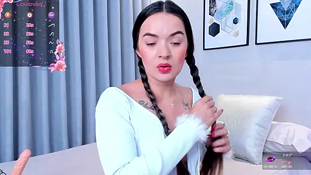 lennabell online show from February 3, 2025, 6:49 pm