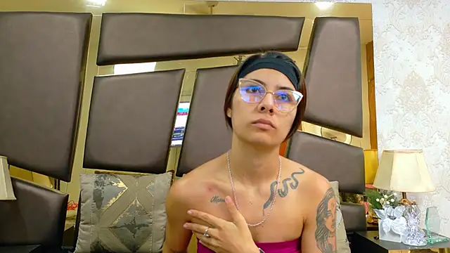 NicoleEsposito online show from January 9, 2026, 12:41 pm