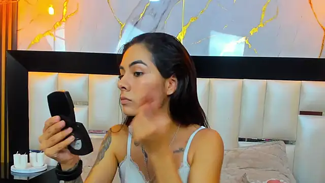 NicoleEsposito online show from January 11, 2026, 1:10 am