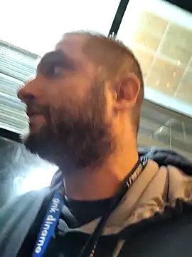 Zlyzloba21 online show from October 14, 2025, 5:25 pm