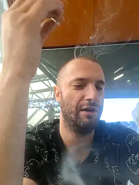 Zlyzloba21 online show from May 13, 2026, 1:52 pm
