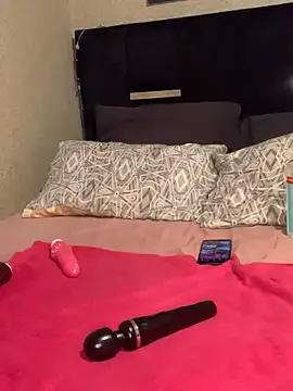 cardibabe online show from February 3, 2025, 10:00 pm