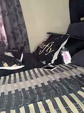 cardibabe online show from November 9, 2025, 3:32 pm