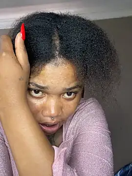 Snapshot of cardibabe chatting on February 3, 2026, 12:10 pm cardibabe online show from February 3, 2026, 12:10 pm