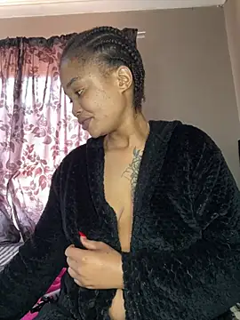 Snapshot of cardibabe chatting on February 19, 2026, 11:17 am cardibabe online show from February 19, 2026, 11:17 am