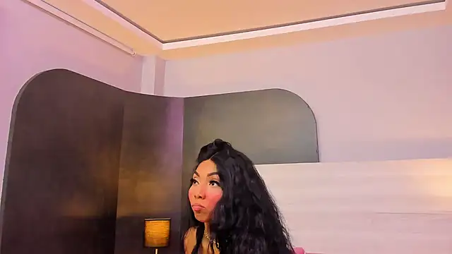 HaileeRoberts online show from October 23, 2025, 12:37 pm