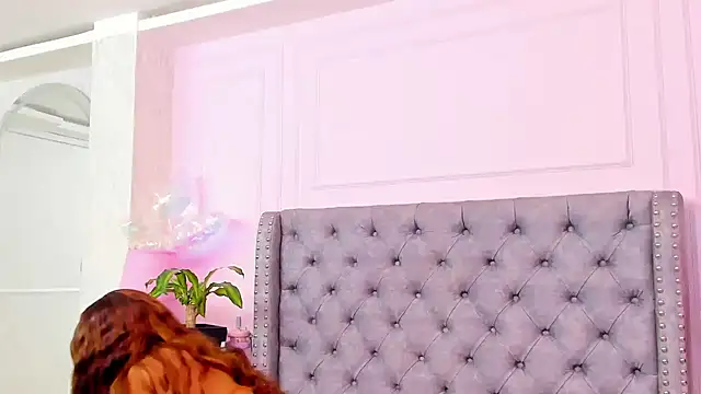 HaileeRoberts online show from April 8, 2026, 12:27 pm