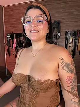 yey bdsm online show from May 24, 2026, 3:50 pm
