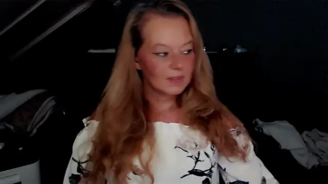 roxanna24 online show from July 8, 2026, 8:02 pm