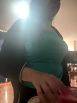 Snapshot of Freya_Artemisa chatting on October 28, 2025, 5:48 pm Freya Artemisa online show from October 28, 2025, 5:48 pm