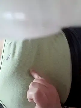 Snapshot of milulili chatting on January 4, 2025, 4:11 pm milulili online show from January 4, 2025, 4:11 pm