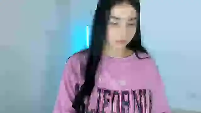 Natasha su  online show from September 17, 2025, 11:17 pm