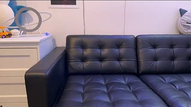 BlueEyedTallGuy94 online show from December 9, 2024, 1:07 am