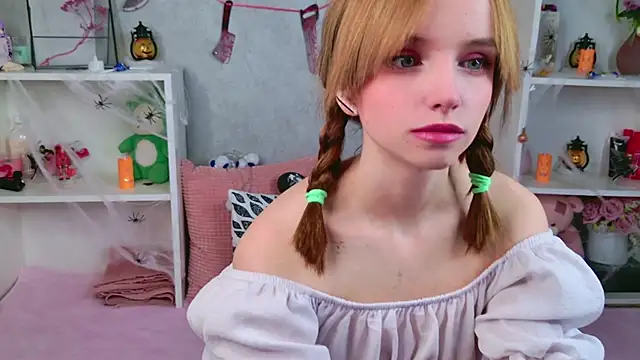 Snapshot of b4by_LoL1 chatting on November 3, 2025, 4:19 pm b4by LoL1 online show from November 3, 2025, 4:19 pm