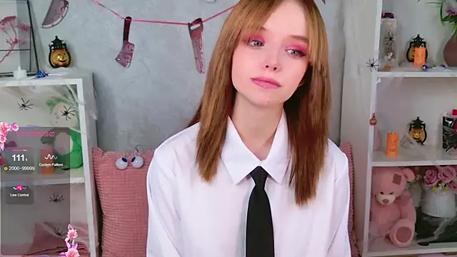 Snapshot of b4by_LoL1 chatting on November 5, 2025, 12:38 pm b4by LoL1 online show from November 5, 2025, 12:38 pm