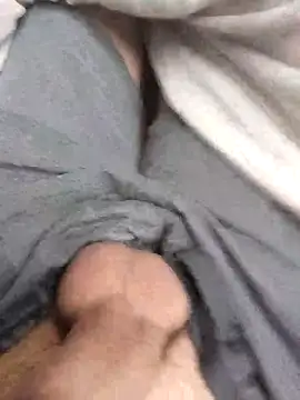 Snapshot of Grig1982 chatting on February 19, 2026, 12:34 pm Grig1982 online show from February 19, 2026, 12:34 pm