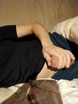 Snapshot of Grig1982 chatting on March 3, 2026, 6:25 pm Grig1982 online show from March 3, 2026, 6:25 pm