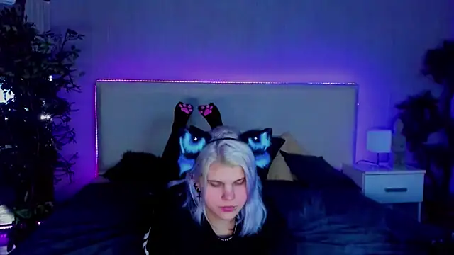 JoannLowe online show from January 15, 2025, 11:30 pm