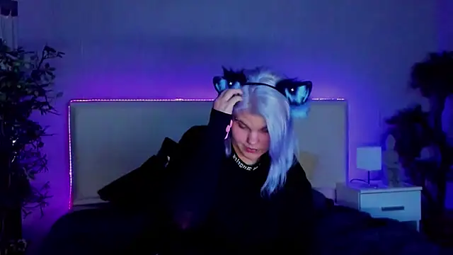 JoannLowe online show from January 26, 2025, 11:50 pm