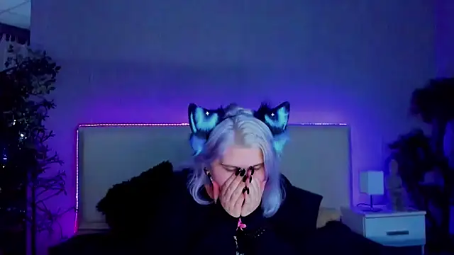 JoannLowe online show from January 30, 2025, 8:53 pm