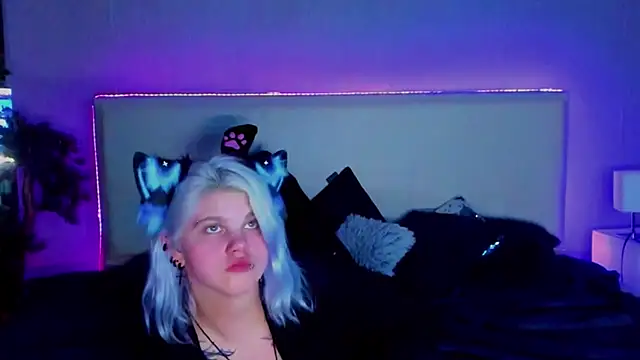 JoannLowe online show from February 19, 2025, 11:14 pm