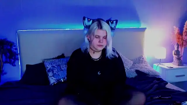 JoannLowe online show from March 11, 2025, 11:26 pm