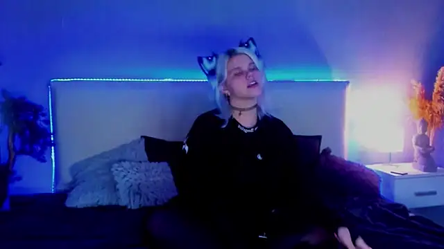 JoannLowe online show from March 22, 2025, 12:17 am