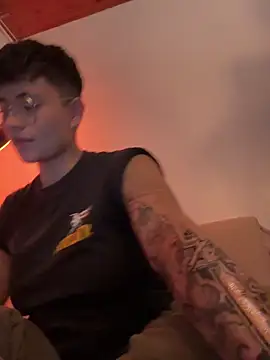 Ashley Chriss online show from January 18, 2025, 3:31 am