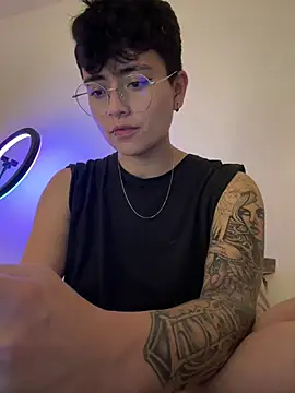 Ashley Chriss online show from March 9, 2025, 9:03 pm