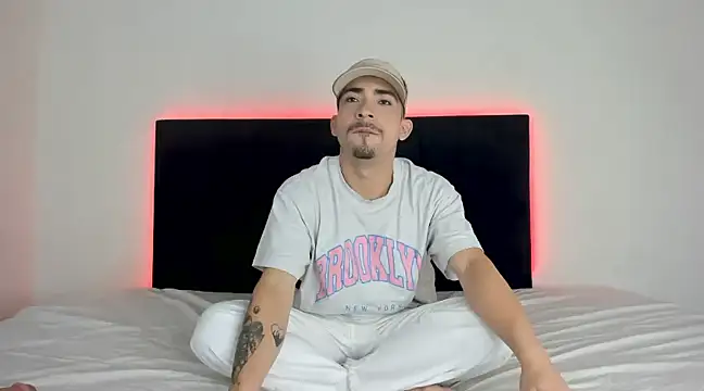 Dalejandr0 online show from February 11, 2025, 2:35 am