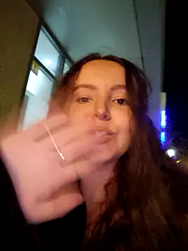 LineaDemie online show from October 10, 2025, 7:13 pm