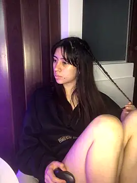 Catyloves online show from December 5, 2024, 5:04 am