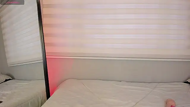 Catyloves online show from September 23, 2025, 9:07 pm