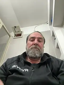 Snapshot of ros217 chatting on February 18, 2026, 4:58 pm ros217 online show from February 18, 2026, 4:58 pm