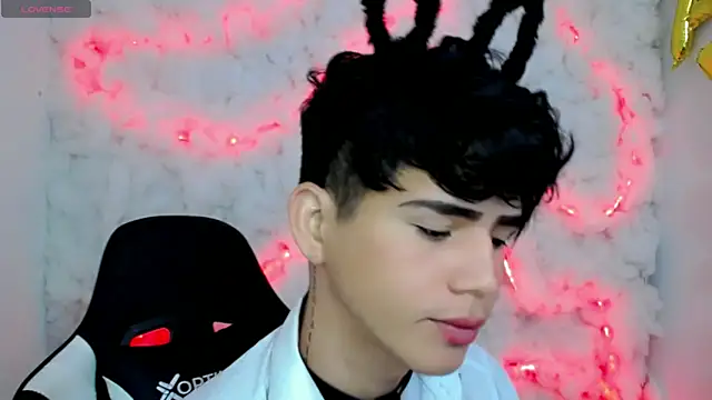 Snapshot of Tayson_Rivers chatting on October 2, 2025, 12:23 pm Tayson Rivers online show from October 2, 2025, 12:23 pm