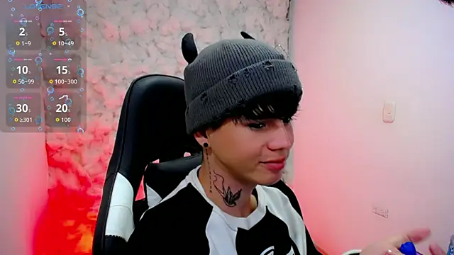 Snapshot of Tayson_Rivers chatting on October 25, 2025, 1:57 am Tayson Rivers online show from October 25, 2025, 1:57 am