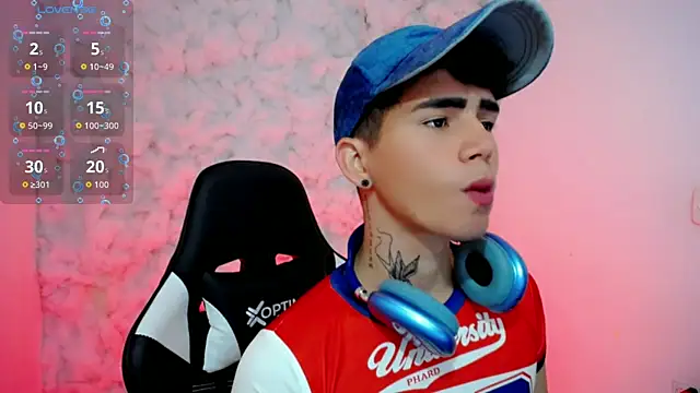 Snapshot of Tayson_Rivers chatting on November 10, 2025, 7:35 pm Tayson Rivers online show from November 10, 2025, 7:35 pm