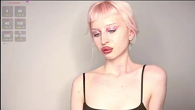 Snapshot of LinaEvans chatting on February 5, 2026, 7:29 pm LinaEvans online show from February 5, 2026, 7:29 pm