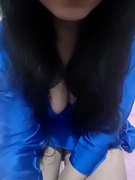 Snapshot of Liyan- chatting on November 9, 2025, 9:13 pm Liyan- online show from November 9, 2025, 9:13 pm