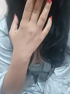 Snapshot of Liyan- chatting on November 12, 2025, 7:20 am Liyan- online show from November 12, 2025, 7:20 am