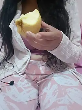 Snapshot of Liyan- chatting on November 24, 2025, 10:31 pm Liyan- online show from November 24, 2025, 10:31 pm