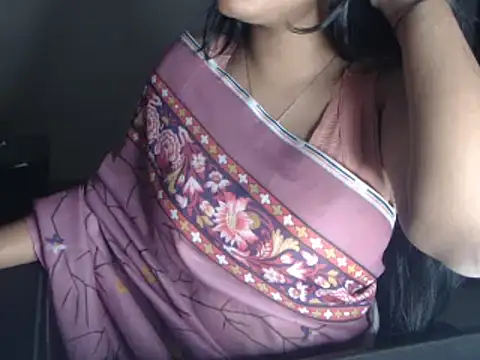 Snapshot of DevilErin chatting on December 17, 2025, 9:10 pm DevilErin online show from December 17, 2025, 9:10 pm