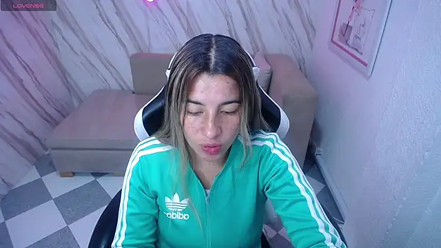 Valerie b online show from February 13, 2025, 3:07 am