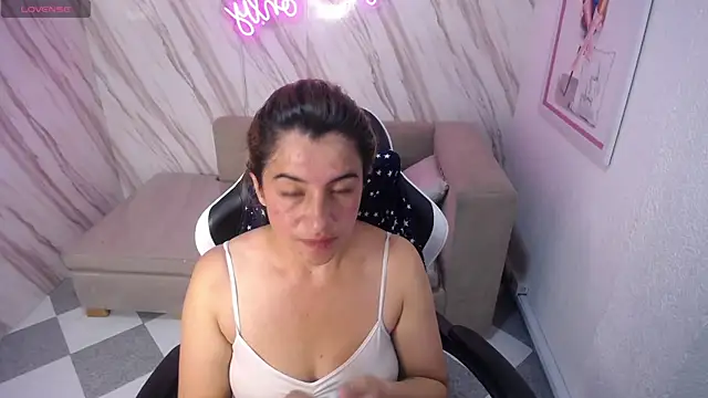 Valerie b online show from February 19, 2025, 7:38 pm