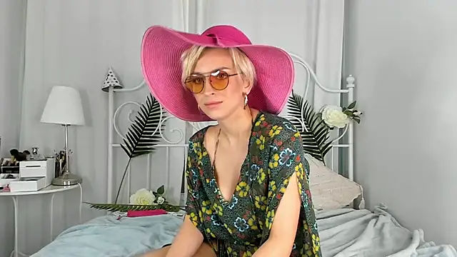 SakuFox online show from November 20, 2025, 11:26 pm