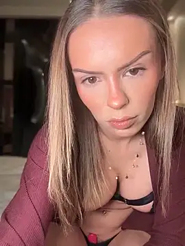 HotBella- online show from March 18, 2025, 8:04 pm