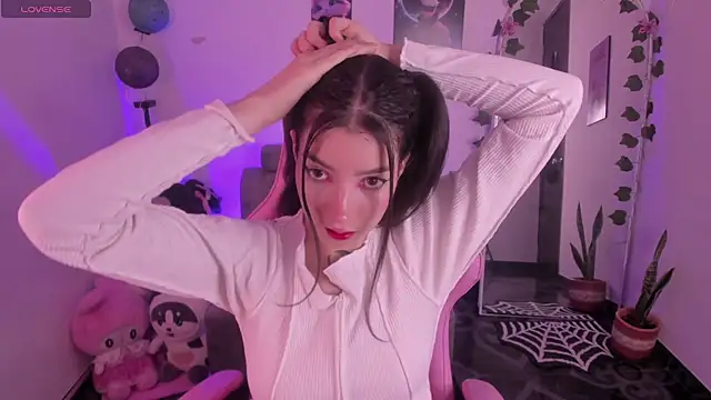 cami mila9 online show from October 16, 2025, 9:49 pm