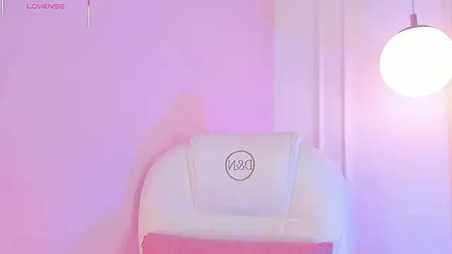 Lucy Vega online show from January 19, 2026, 4:38 am